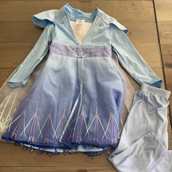 Disney Store Frozen Elsa Halloween costume 3